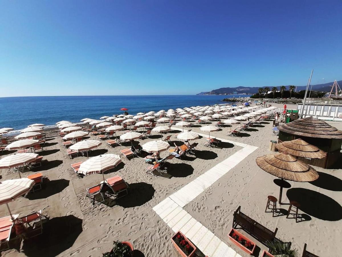 Don Pedro Beach House Savona Bagian luar foto
