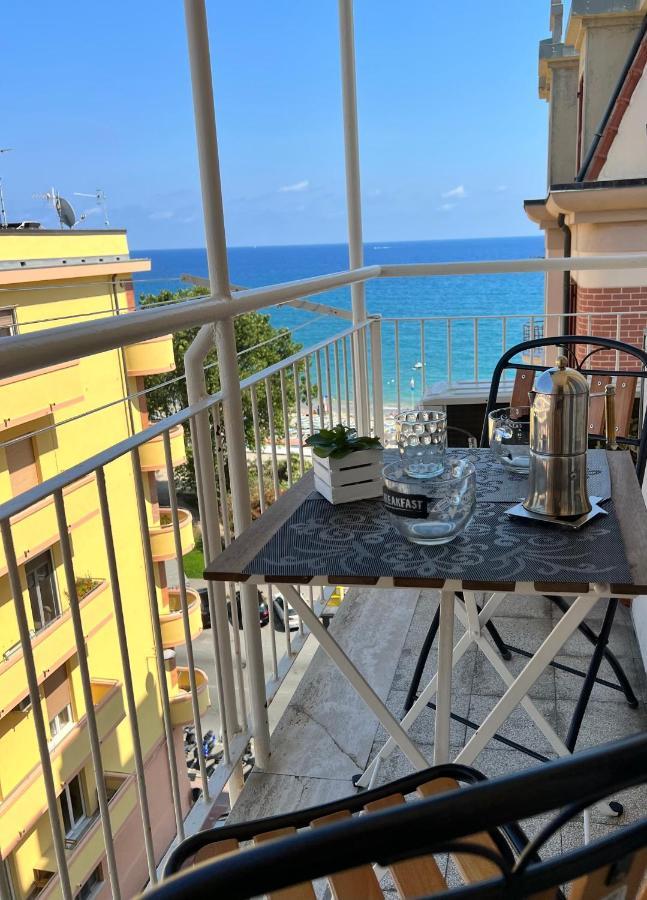 Don Pedro Beach House Savona Bagian luar foto
